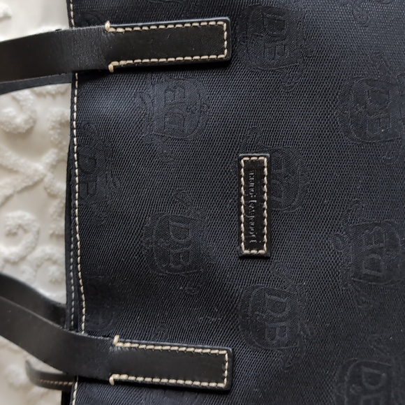 Dooney & Bourke ♣️ Black Canvas/ Leather Tote-Satchel - Picture 3 of 17